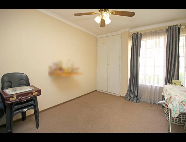5 BEDROOM HOUSE FOR SALE IN BLOUBOSRAND